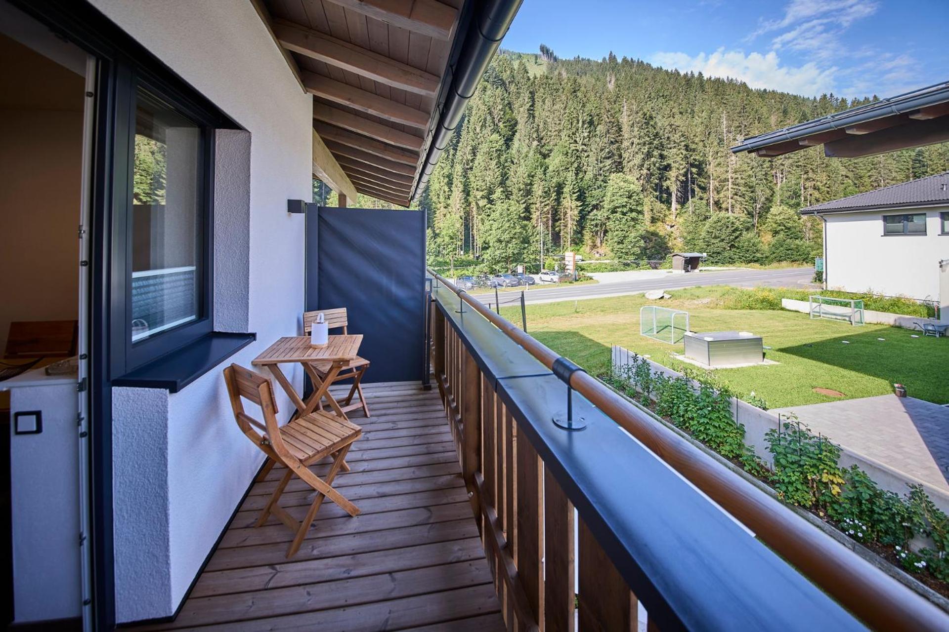 Haus Joan - Apartments Saalbach-Hinterglemm Bagian luar foto