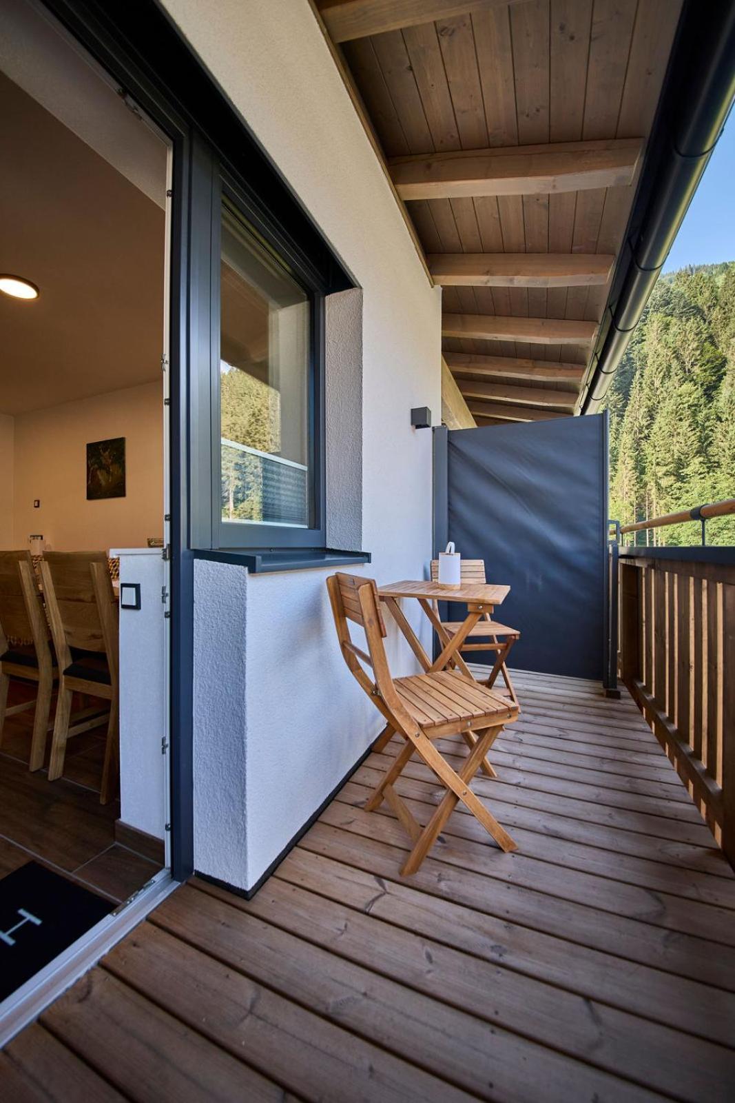 Haus Joan - Apartments Saalbach-Hinterglemm Bagian luar foto