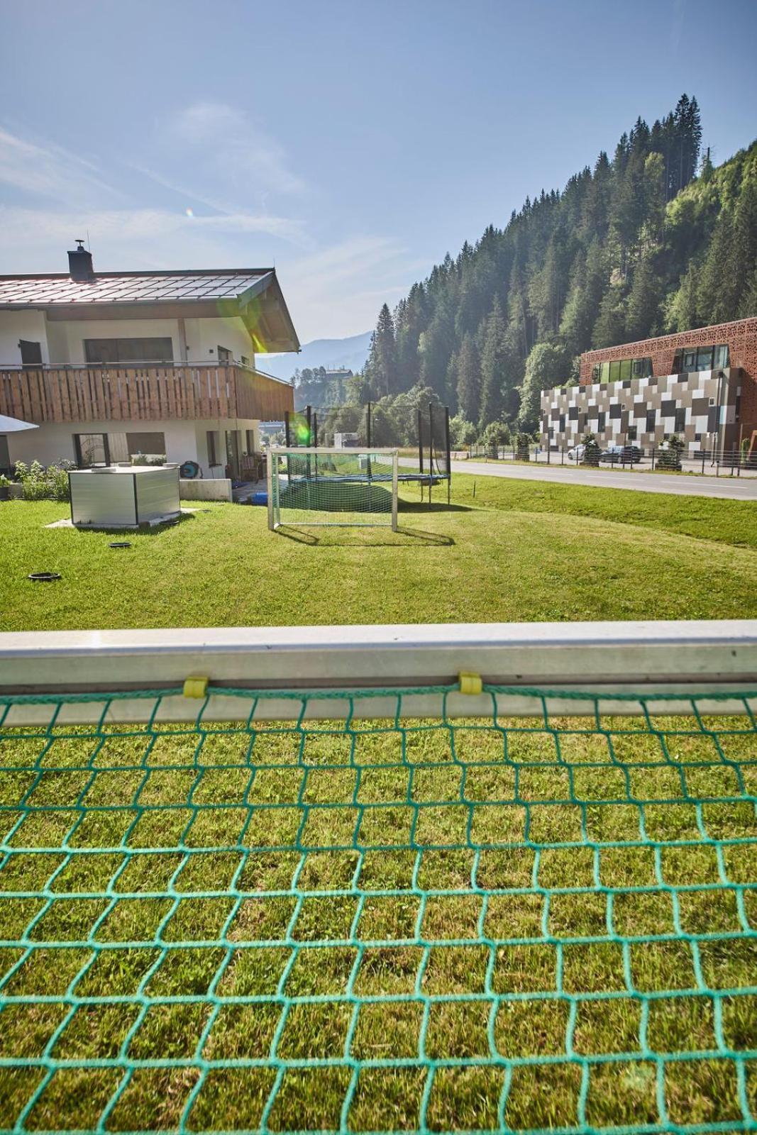 Haus Joan - Apartments Saalbach-Hinterglemm Bagian luar foto