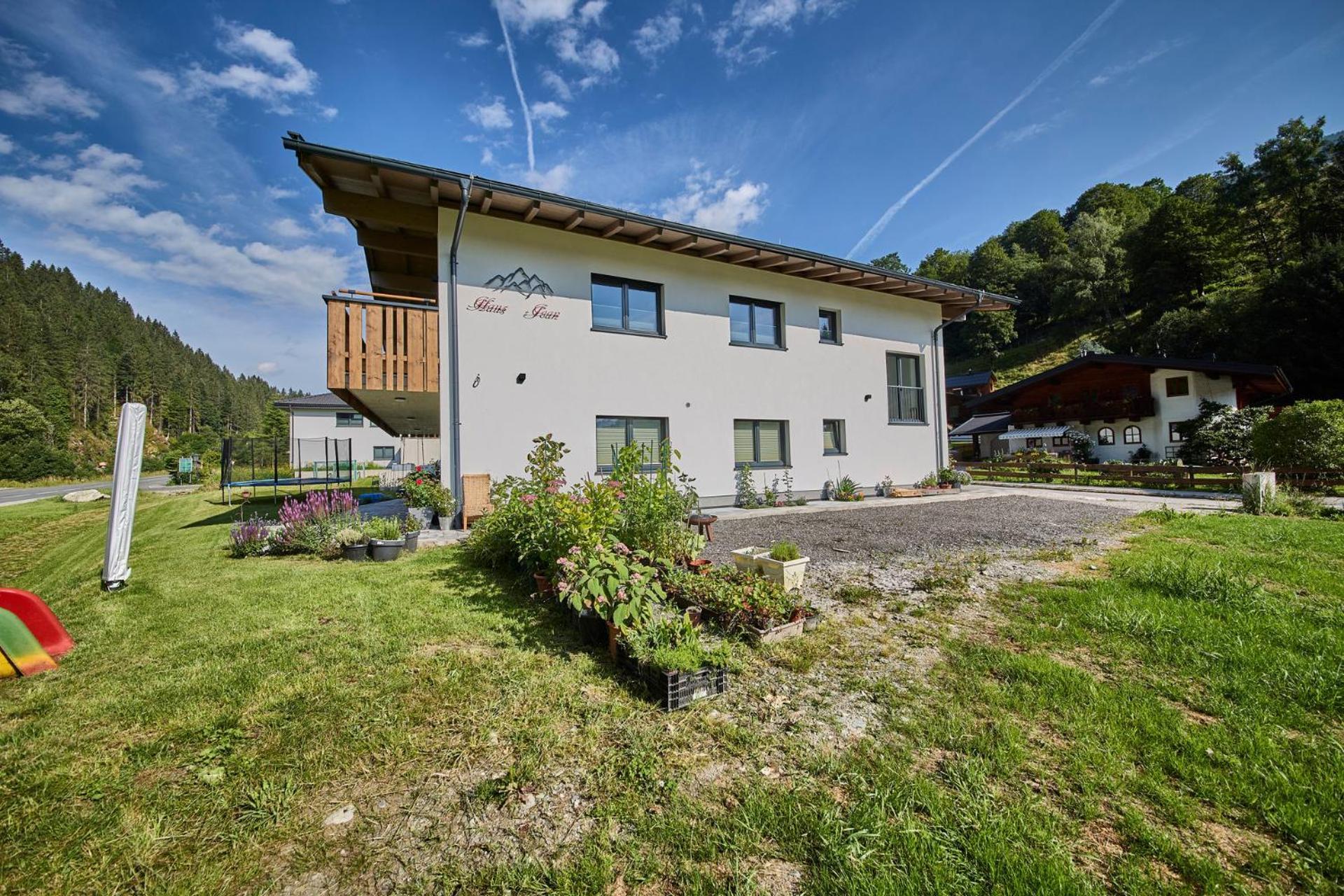 Haus Joan - Apartments Saalbach-Hinterglemm Bagian luar foto