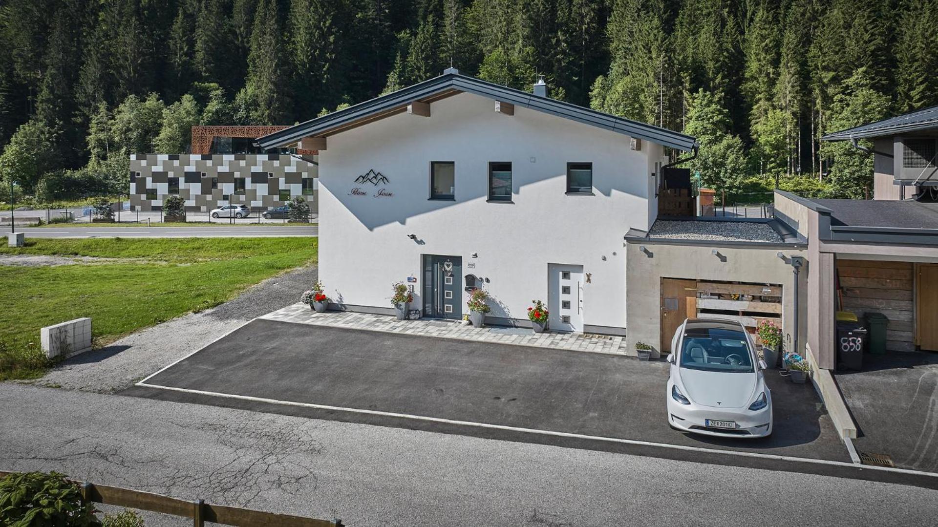 Haus Joan - Apartments Saalbach-Hinterglemm Bagian luar foto